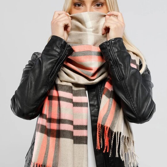 Fraas ~new~ Cashmink Black and Gray Plaid Blanket Scarf Shawl with Fringe - Picture 11 of 12